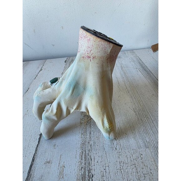 Crawling monster hand Halloween animated prop sound haunted house severed hand - Picture 6 of 7